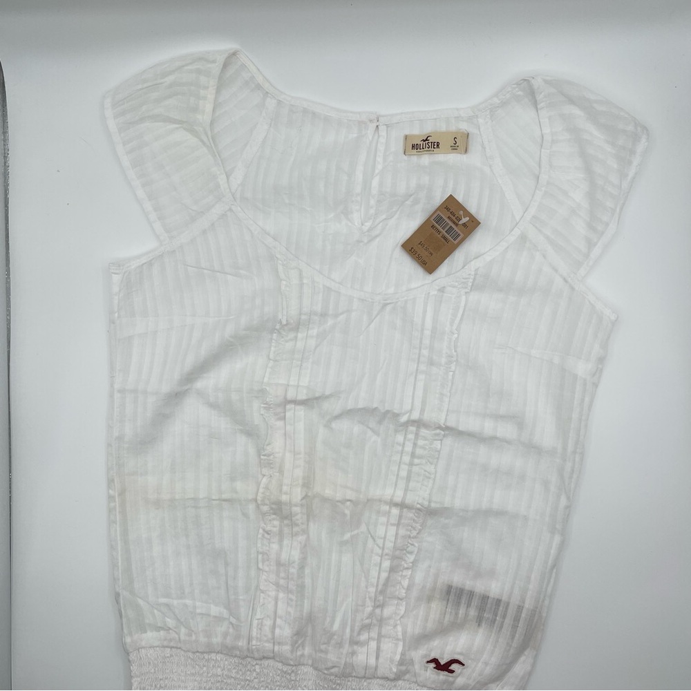 HOLLISTER 
SHEER WHITE TOP
SIZE SMALL 
NWT